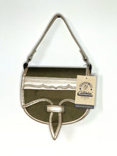 CARRIEL DORADO CORREA DE MANO