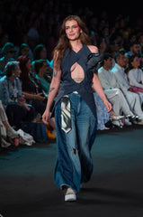 BLAZER/CHALECO INMORAL AZUL con FLOR DE RETAZOS