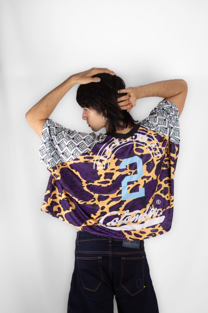 Poncho Deportivo Leona Morado - Imagen 2